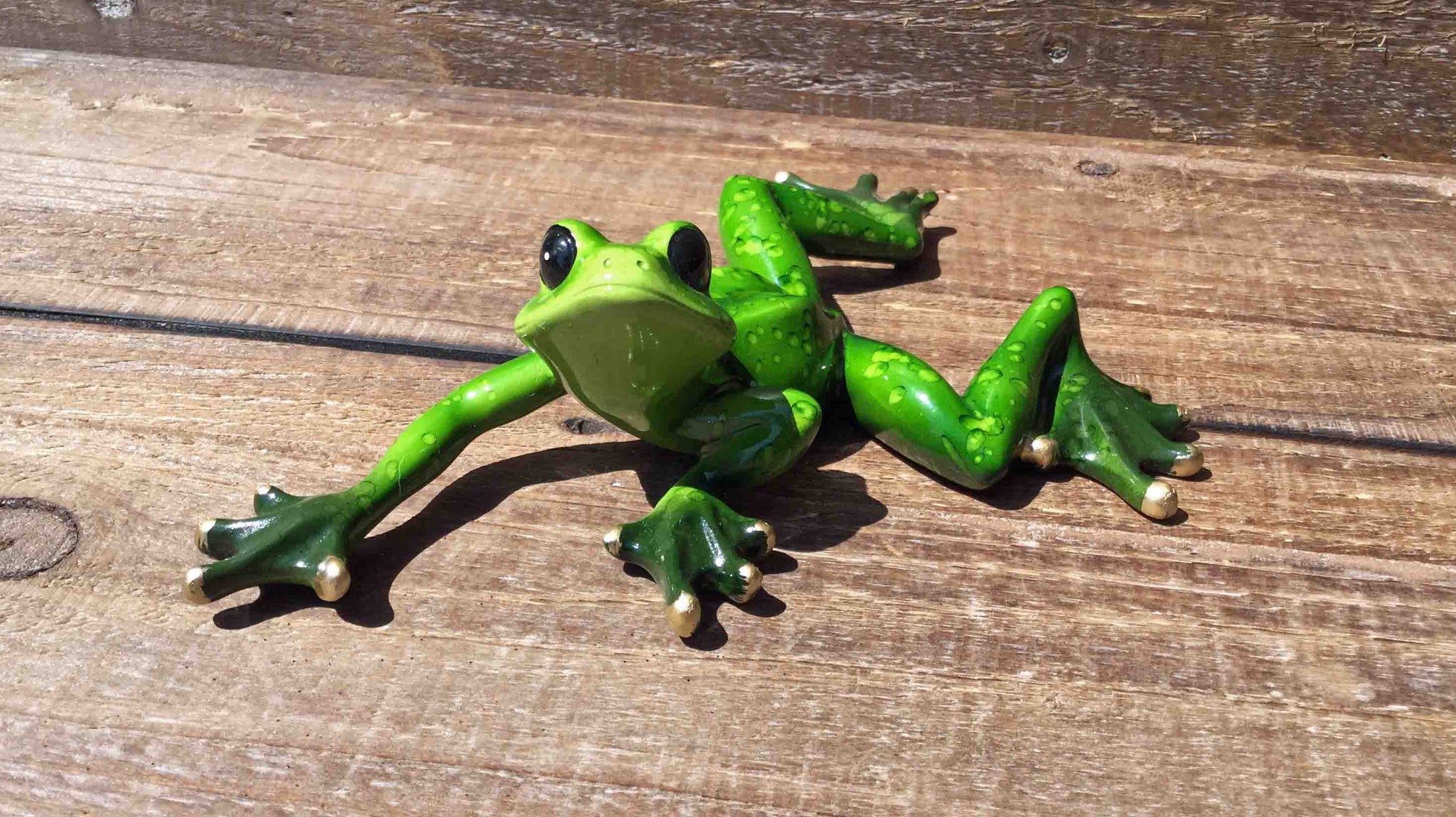 Stretching Frog Figurine – Gifts from Neverland